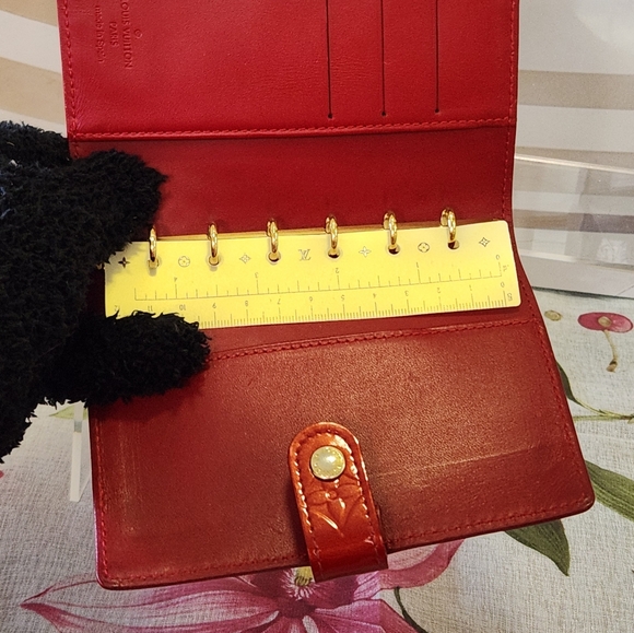 Authentic Louis Vuitton Vernis Red Agenda Cover - Picture 6 of 15